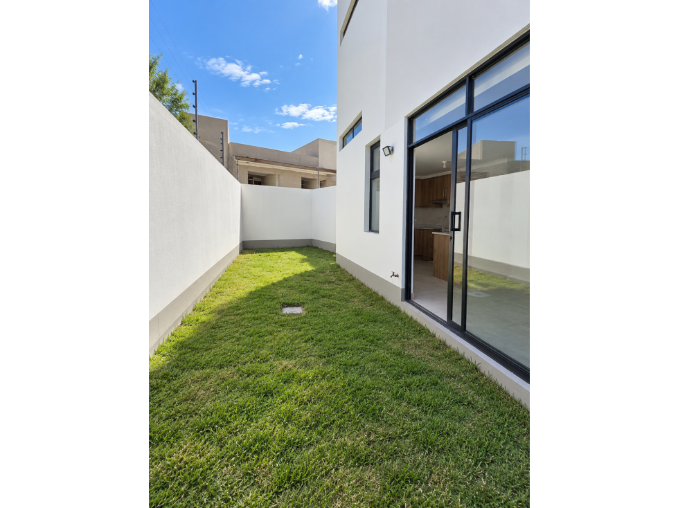 DEPARTAMENTO 2 DORM CON JARDÍN PRIVADO | RENTA TUMBACO, LA MORITA - 2