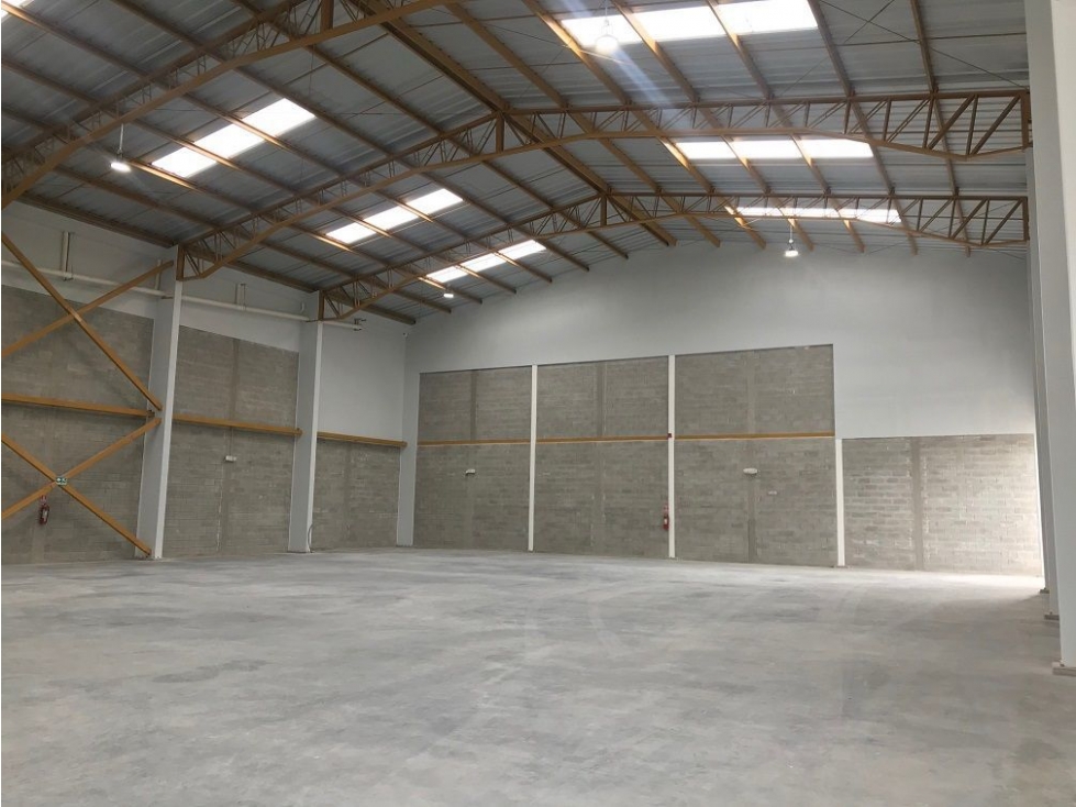 Bodega / Galpon en renta Calderón: Eficiencia Logística, Amplitud - 2