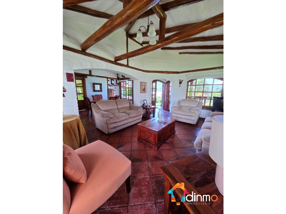 Casa en Venta Urbanziación La Viña Alta Tumbaco | Amplio Terreno — foto 5