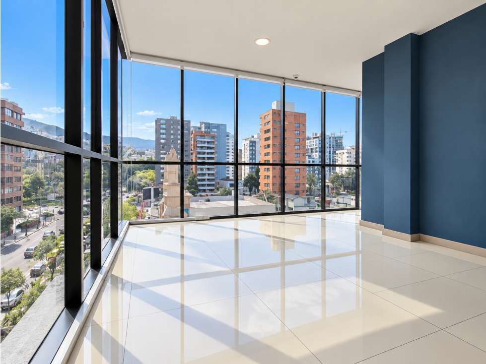 Arriendo oficina esquinera con vista, Parque La Carolina Quito — foto 4