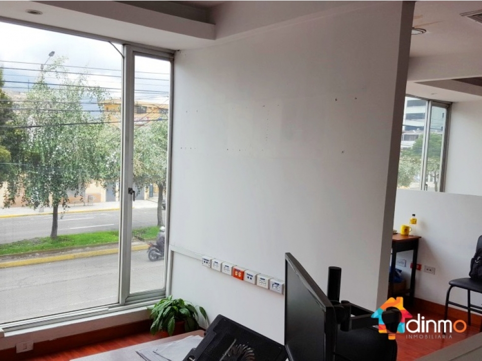 Por viaje vendo Plaza comercial en Venta Quito, Aveida principal - 6