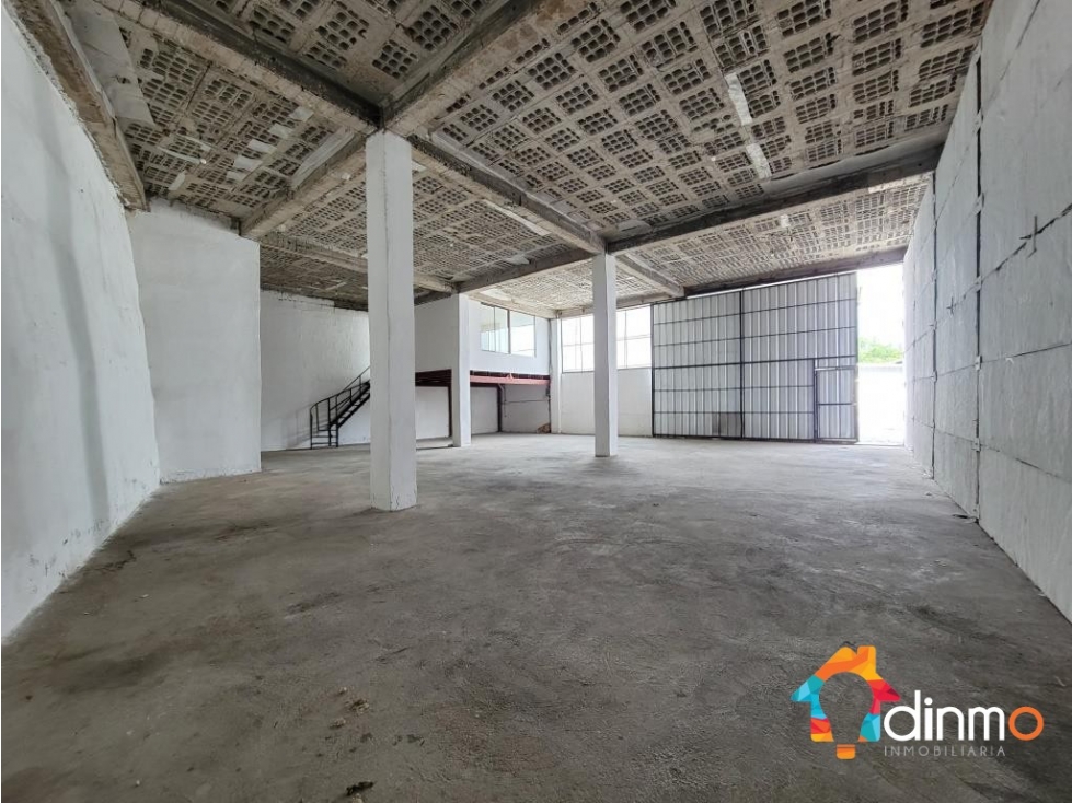 Galpon industrial de arriendo Norte de Quito - Parque de los recuerdos - 4
