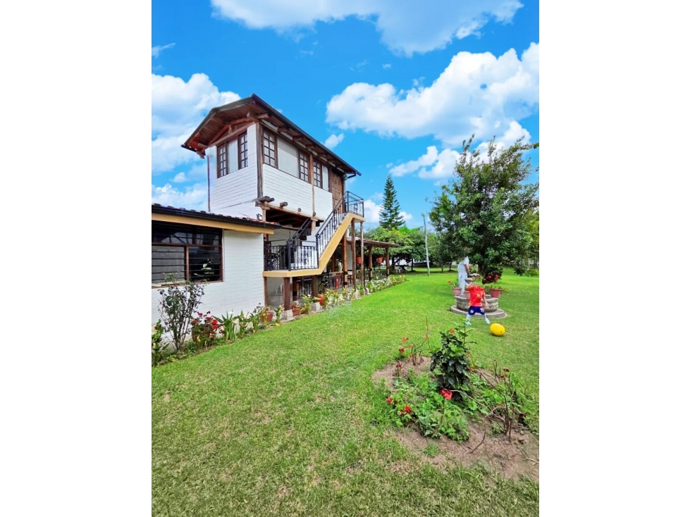 Quinta Vacacional en Venta en Puembo Sector Hacienda Nápoles - 4