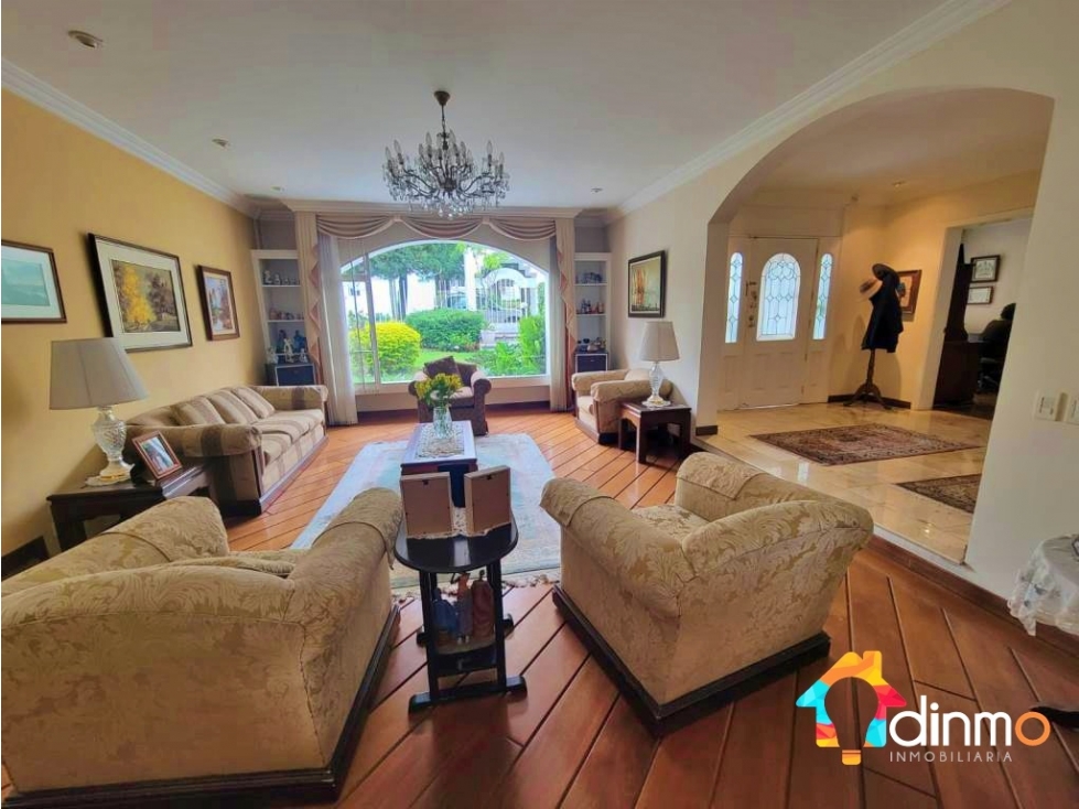 Casa en venta Cumbaya COLEGIO ALEMAN, 4 dormitorios. Urbanización — foto 2