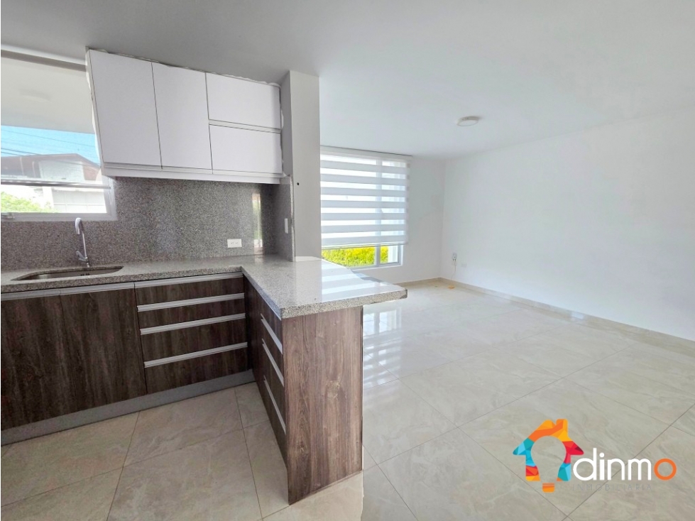 Departamento Renta (Tumbaco) con Jardín Privado Sector Urb Sta Rosa — foto 2