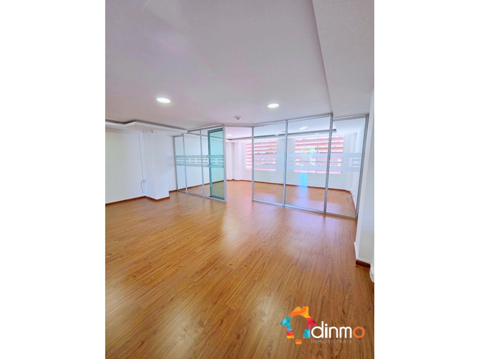 Oficina Corporativa en Arriendo | Cumbayá | 65 m² | 2 Parqueaderos — foto 2