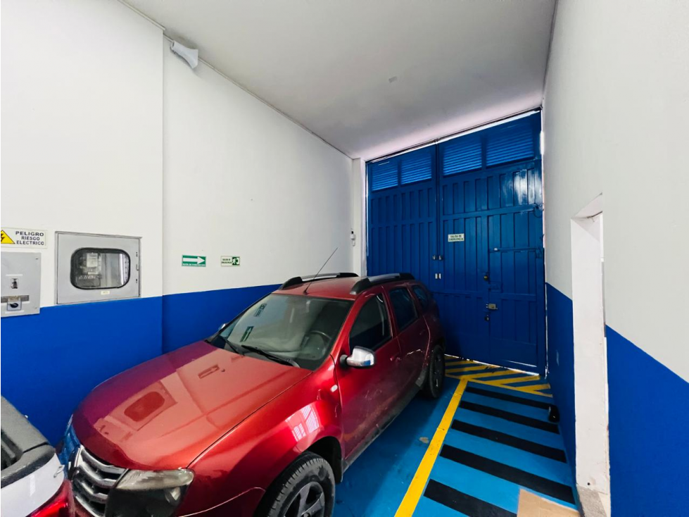 Edificio Empresarial en Venta Barrios Unidos — foto 2