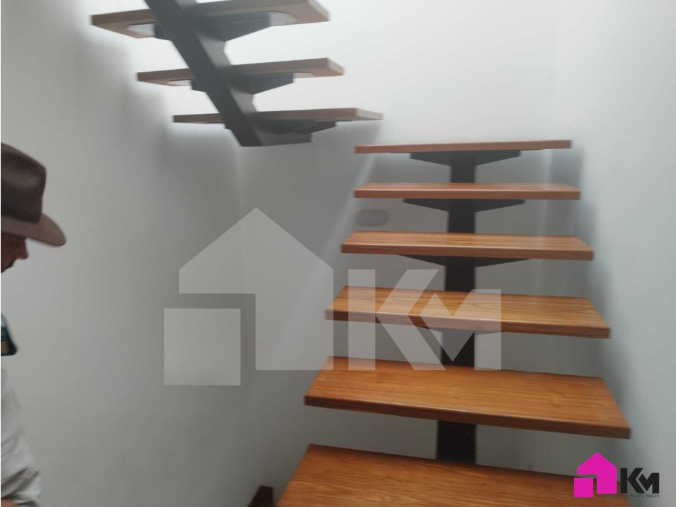 Casa en Cota Cerca al C.C. Terracota 3 Niveles y Terraza Privada — foto 4