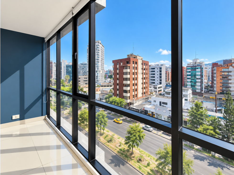 Arriendo oficina esquinera con vista, Parque La Carolina Quito — foto 2