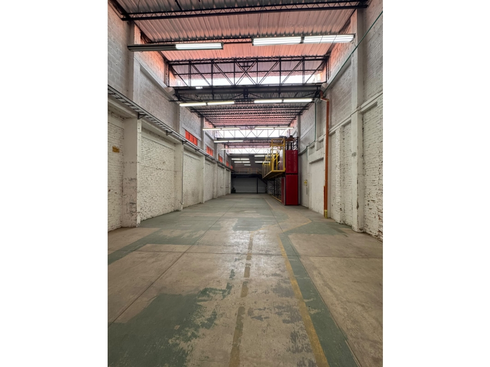 ALQUILER DE BODEGA SAN NICOLAS — foto 3