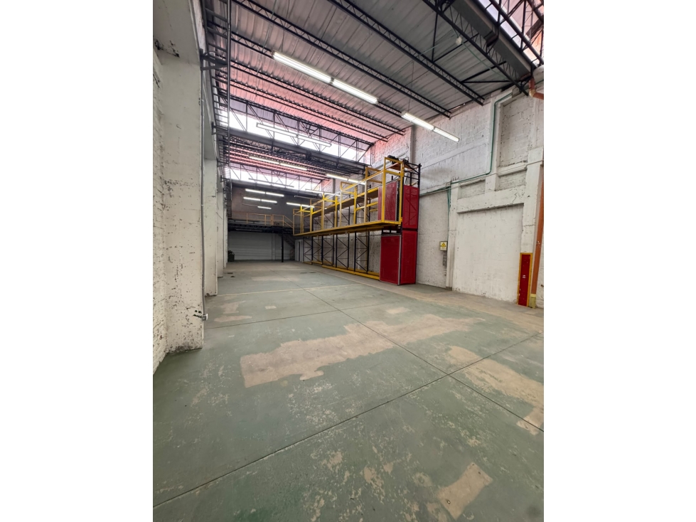 ALQUILER DE BODEGA SAN NICOLAS — foto 4