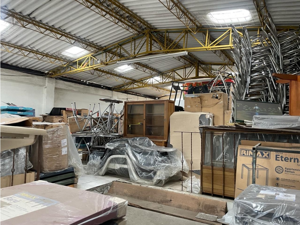 Se vende Bodega Comercial en el sector de San José