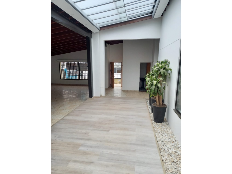 Casa Institucional en Arrendamiento en Guayacanes - 5