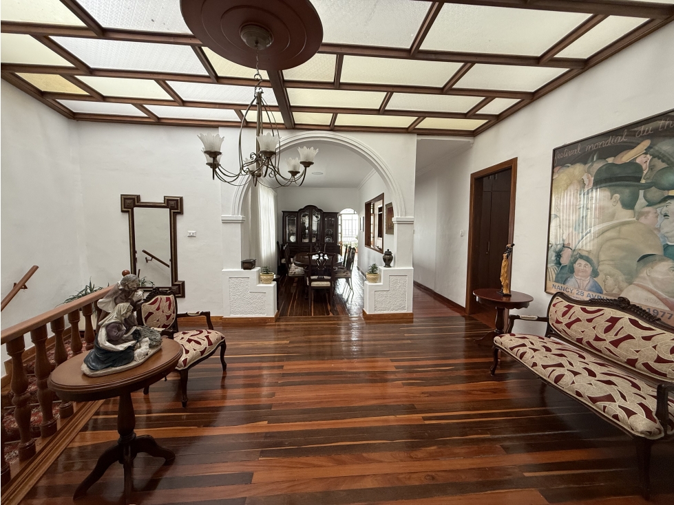 Venta de casa con renta en el sector de lleras