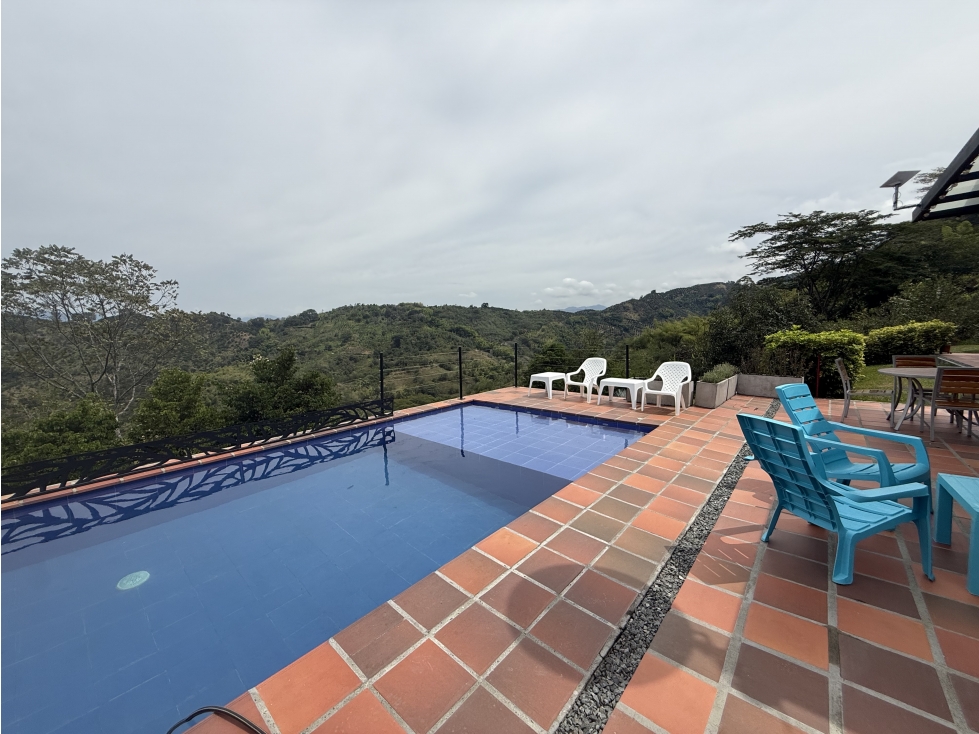 Se vende casa campestre en la cabaña a puerta cerrada - 2