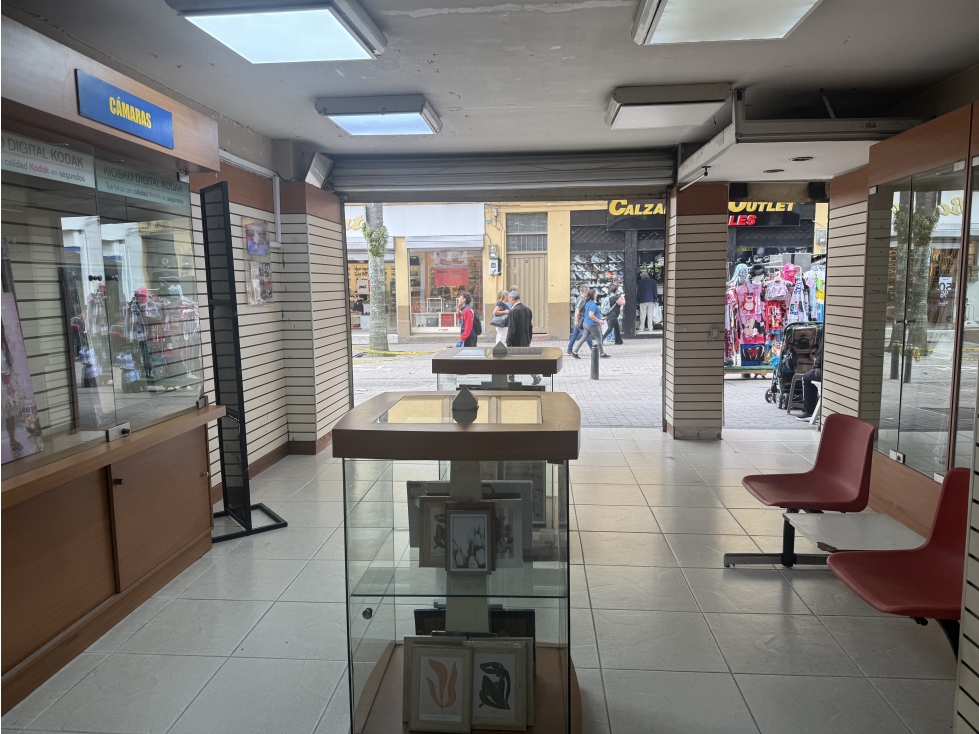 VENTA DE LOCAL COMERCIAL CENTRO DE LA CUIDAD - 2