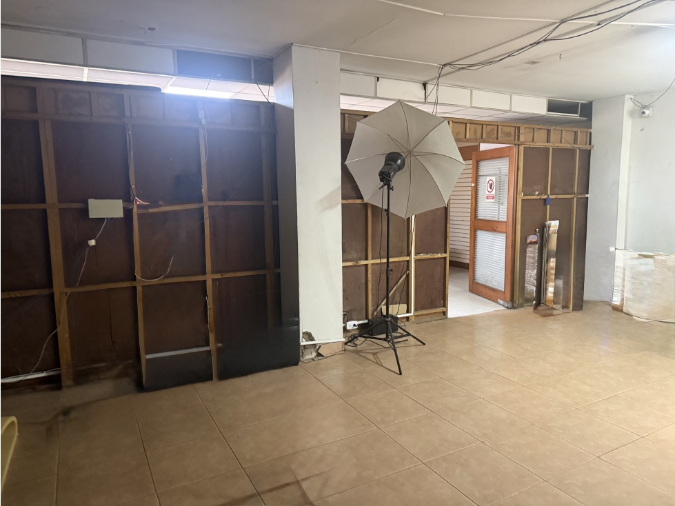 VENTA DE LOCAL COMERCIAL CENTRO DE LA CUIDAD - 3