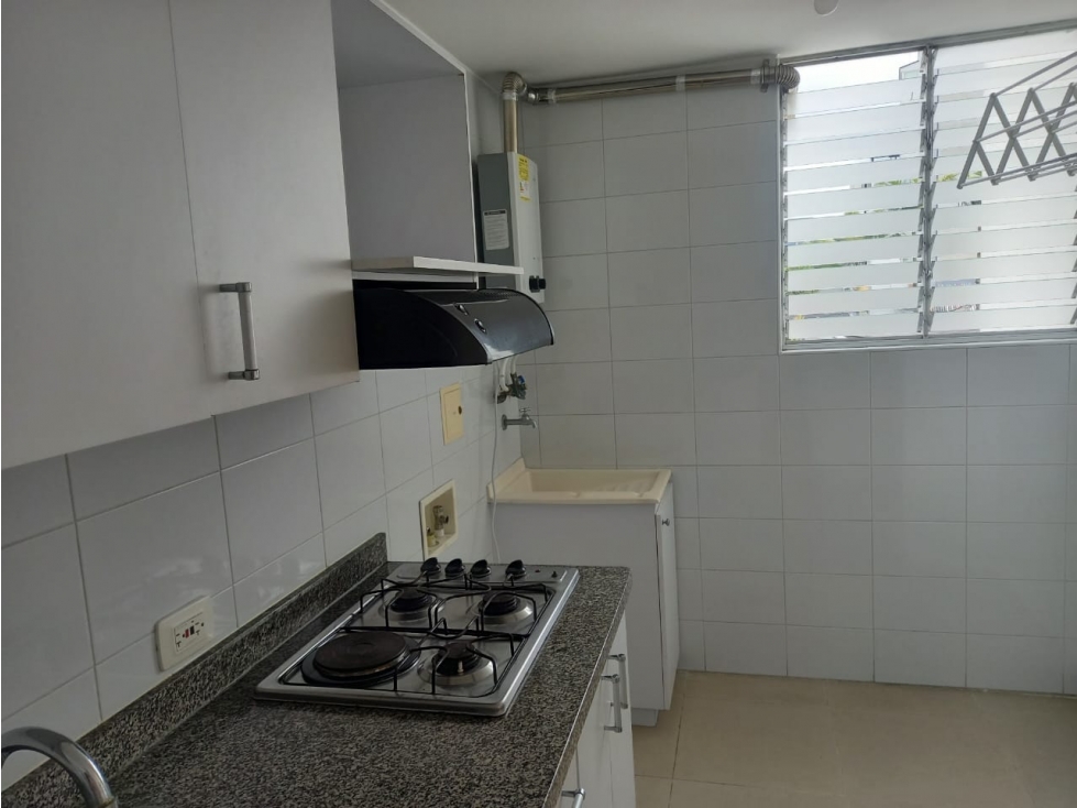 Apartaestudio en arrendamiento sector Guayacanes — foto 4