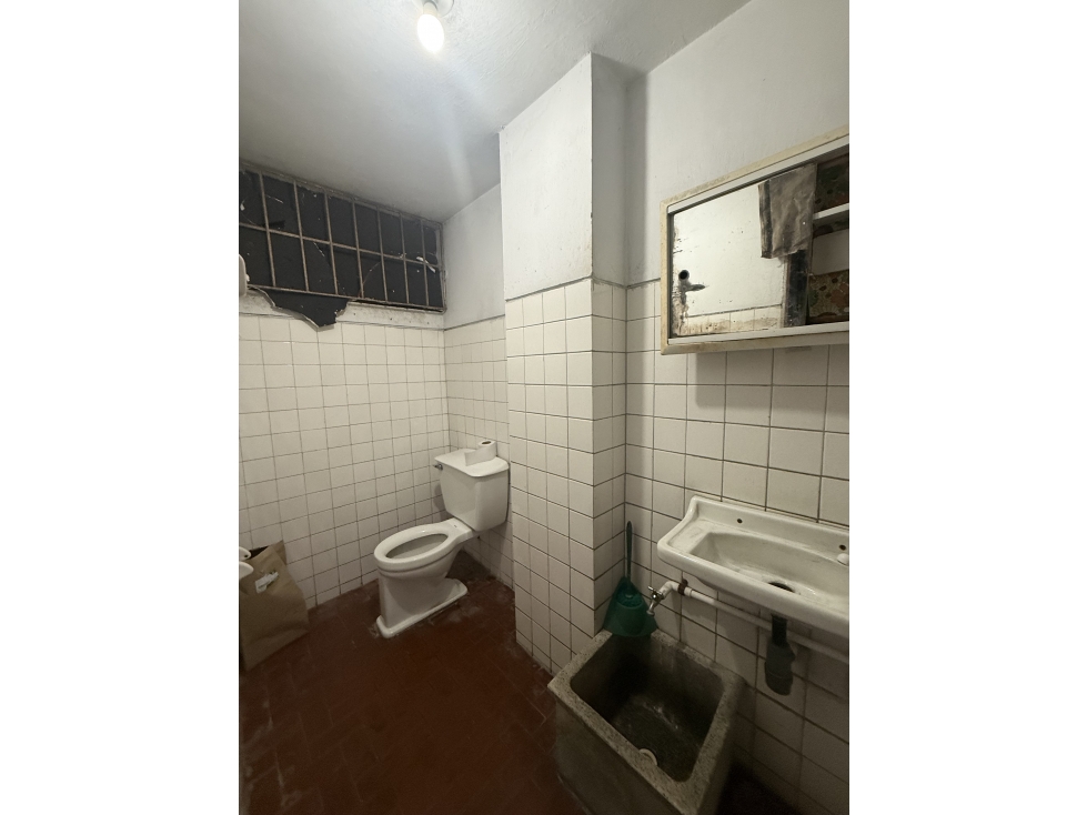 VENTA DE LOCAL COMERCIAL CENTRO DE LA CUIDAD - 4