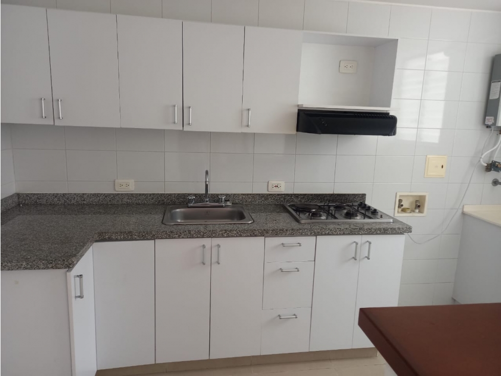 Apartaestudio en arrendamiento sector Guayacanes — foto 2
