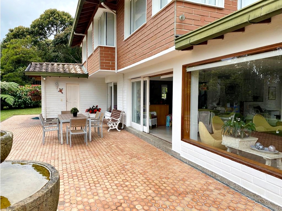 Venta casa campestre en El Retiro en parcelación con lago — foto 2