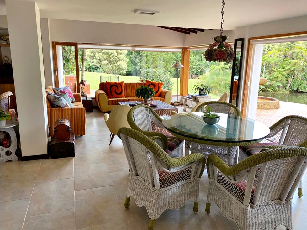 Venta casa campestre en El Retiro en parcelación con lago — foto 3