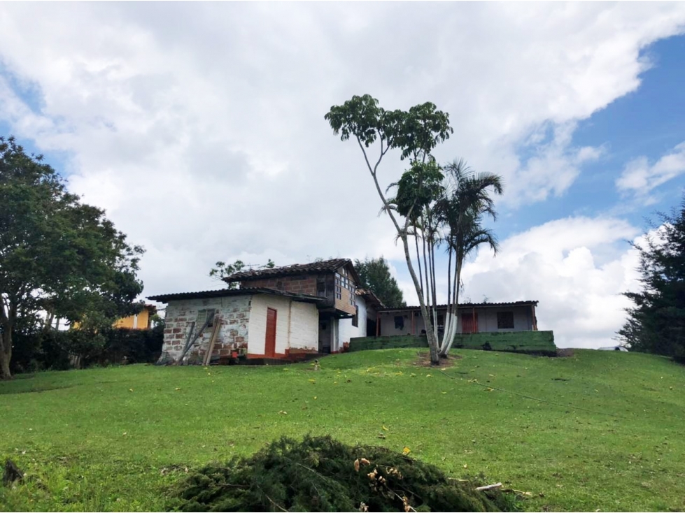 Venta lote en San Antonio de Rionegro con casa campesina