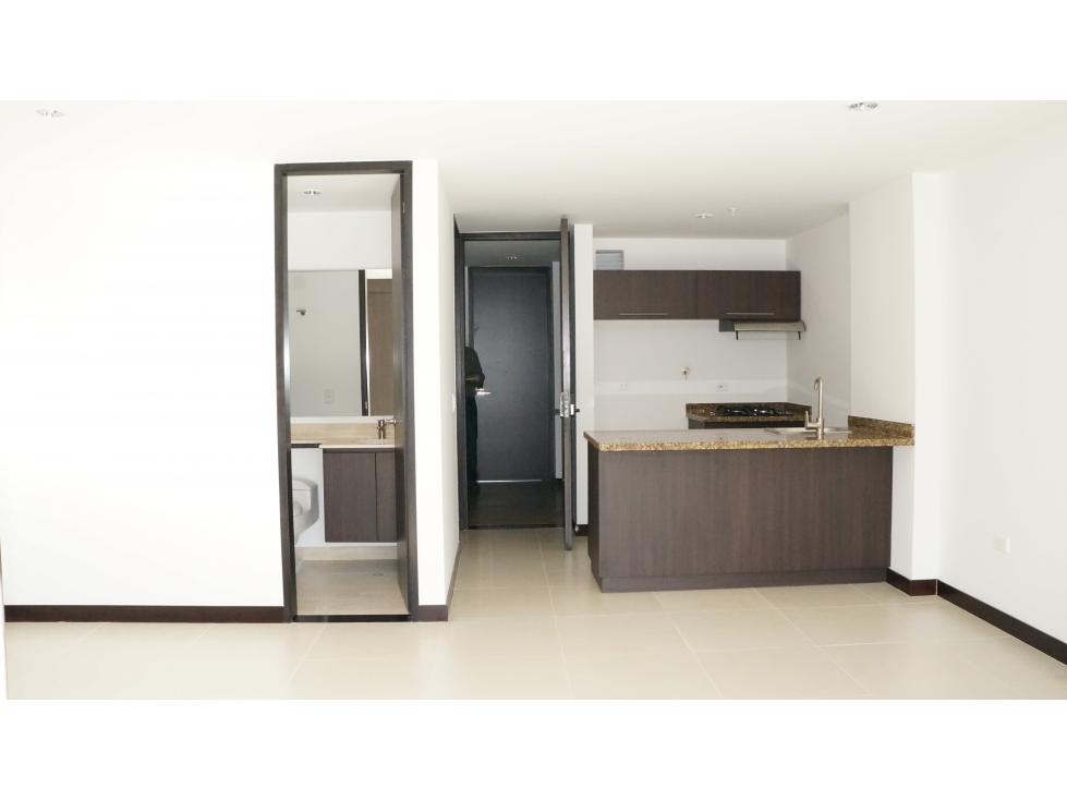 Venta Arriendo apartasuite en Llanogrande amoblada con balcón — foto 4