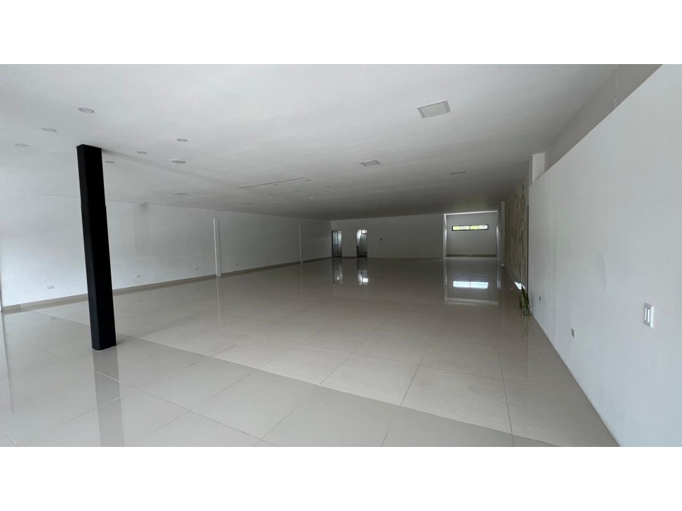 Alquiler de local comercial en mall plaza Toledo en Llanogrande