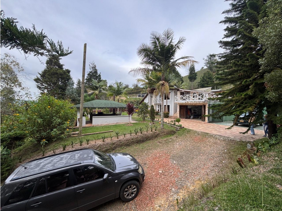 Arriendo casa campestre en Guarne con cancha de ráquetbol — foto 4