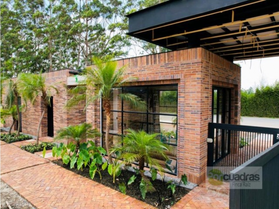 LOTE EN LLANOGRANDE UNIDAD CERRADA EN LLANOGRANDE