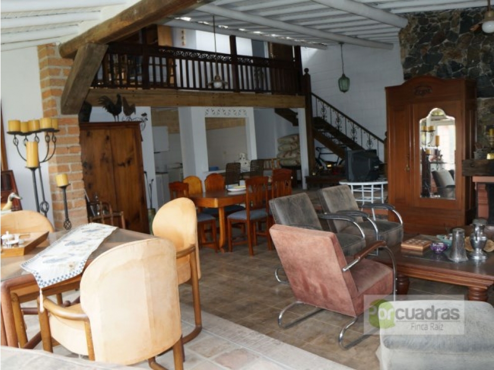 Venta casa campestre en El Carmen de Viboral con pesebreras y fonda — foto 4