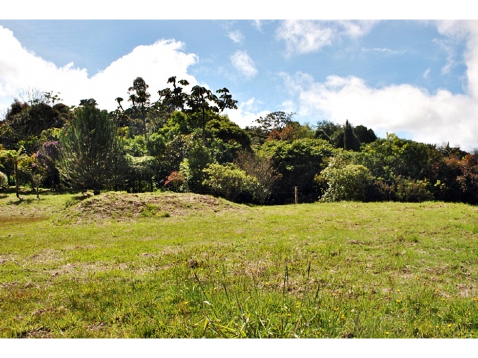 LOTE 6400 EN UNIDAD CERRADA EN EL ALTO DE LAS PALMAS ENVIGADO - 1