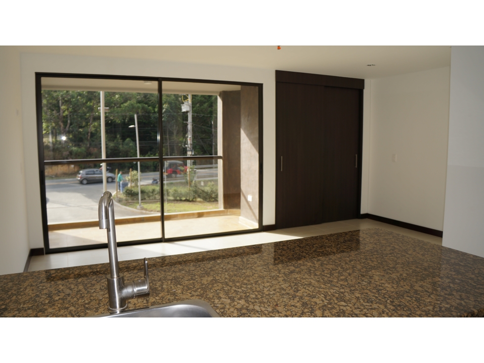 Venta Arriendo apartasuite en Llanogrande amoblada con balcón — foto 3