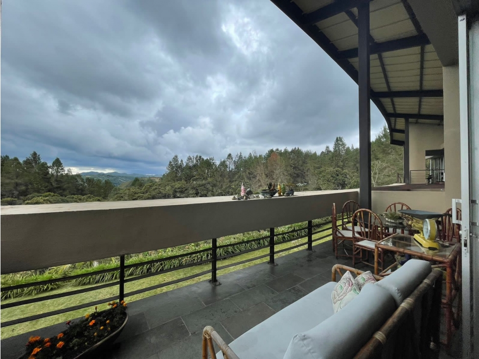 Venta casa campestre en El Retiro con 8.153 m² y vista natural — foto 3