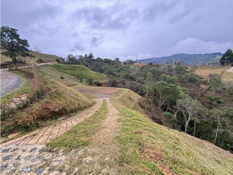 Venta lote campestre en Guarne unidad cerrada con explanación — foto 2