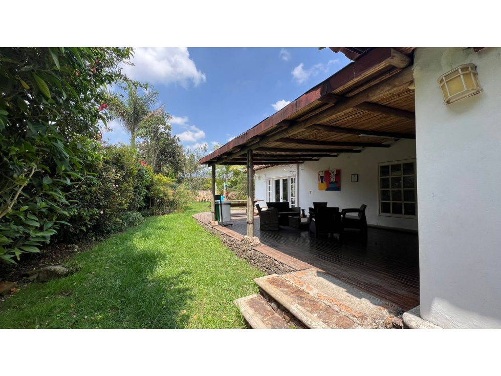 venta Hostal con 14 habitacione por aeropuerto J.M.C Rionegro