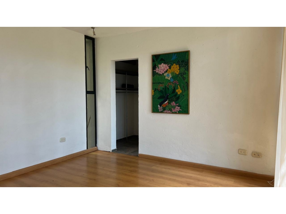 Venta casa campestre en El Carmen de Viboral con lote amplio y jacuzzi — foto 4