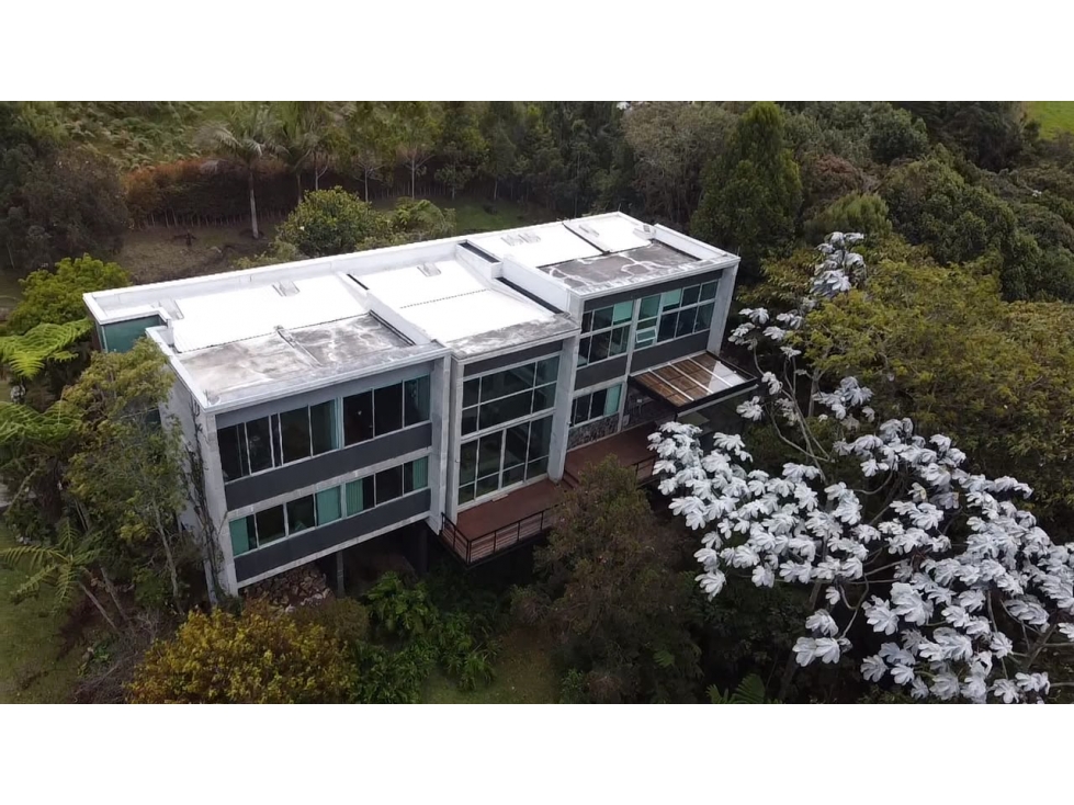 Venta/Arriendo casa campestre en unidad cerrada con apto independiente — foto 3