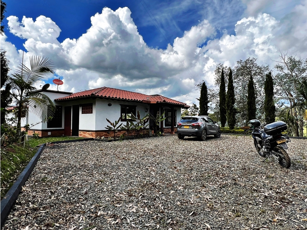 Casa campestre en arriendo en unidad cerrada cerca de San Antonio