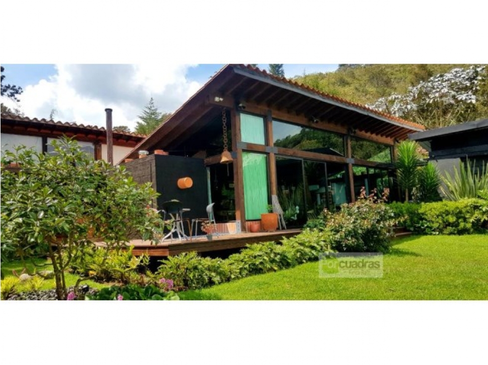 CASA CAMPESTRE UBICADA EN LLANOGRANDE DE 7.200 M2