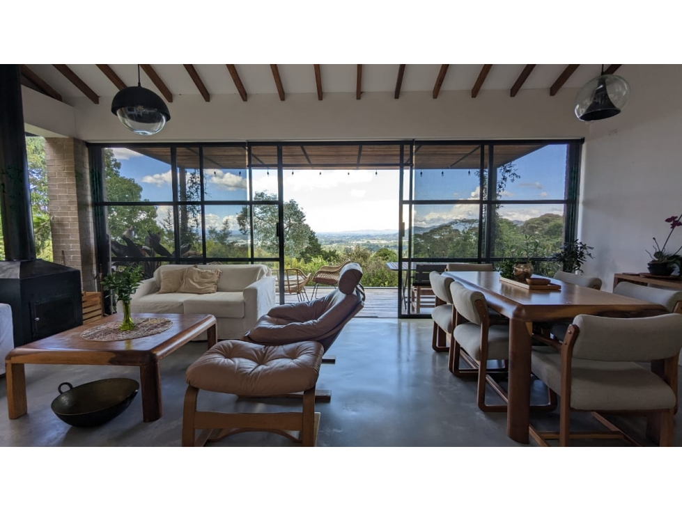 Venta | Propiedad con dos chalets modernos y vista al valle en La Ceja — foto 2