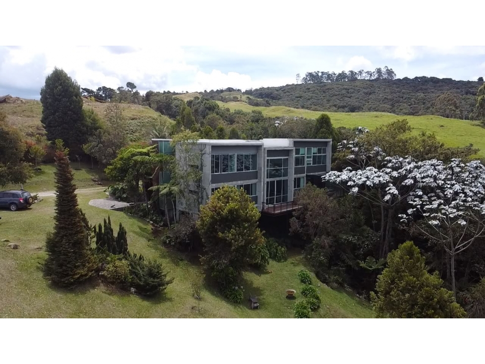 Venta/Arriendo casa campestre en unidad cerrada con apto independiente — foto 2