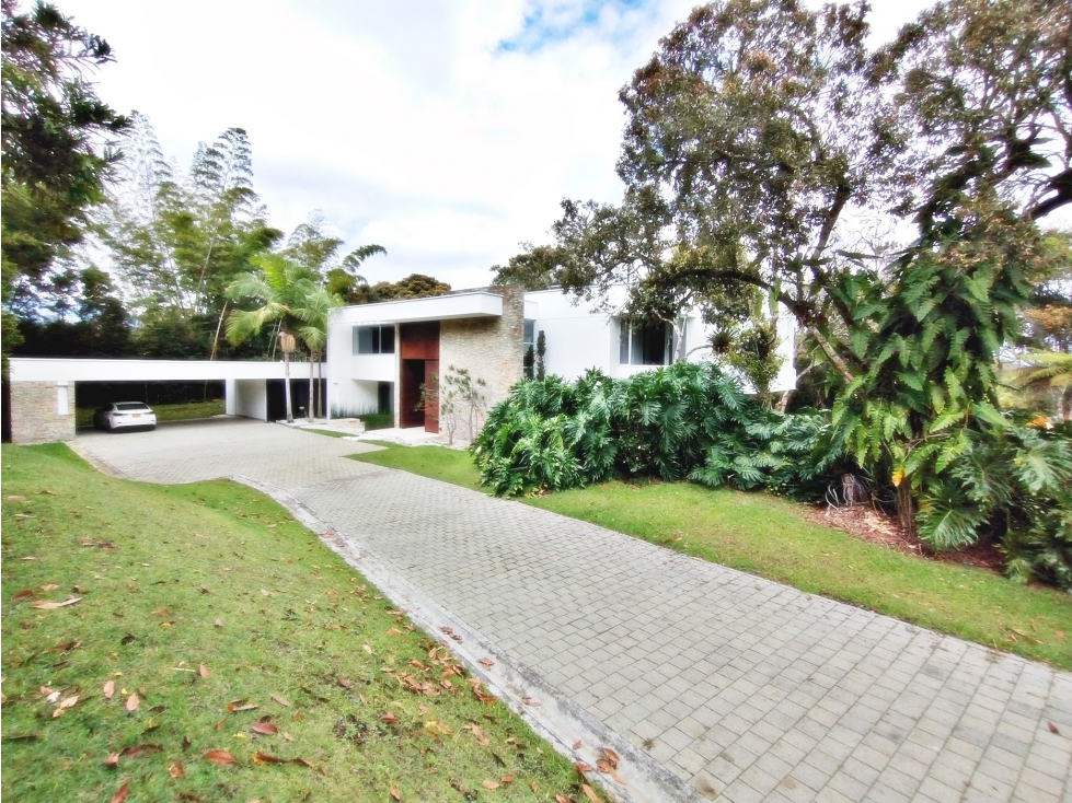 Casa con 670 m² 4 habitaciones en unidad cerrada en Llanogrande