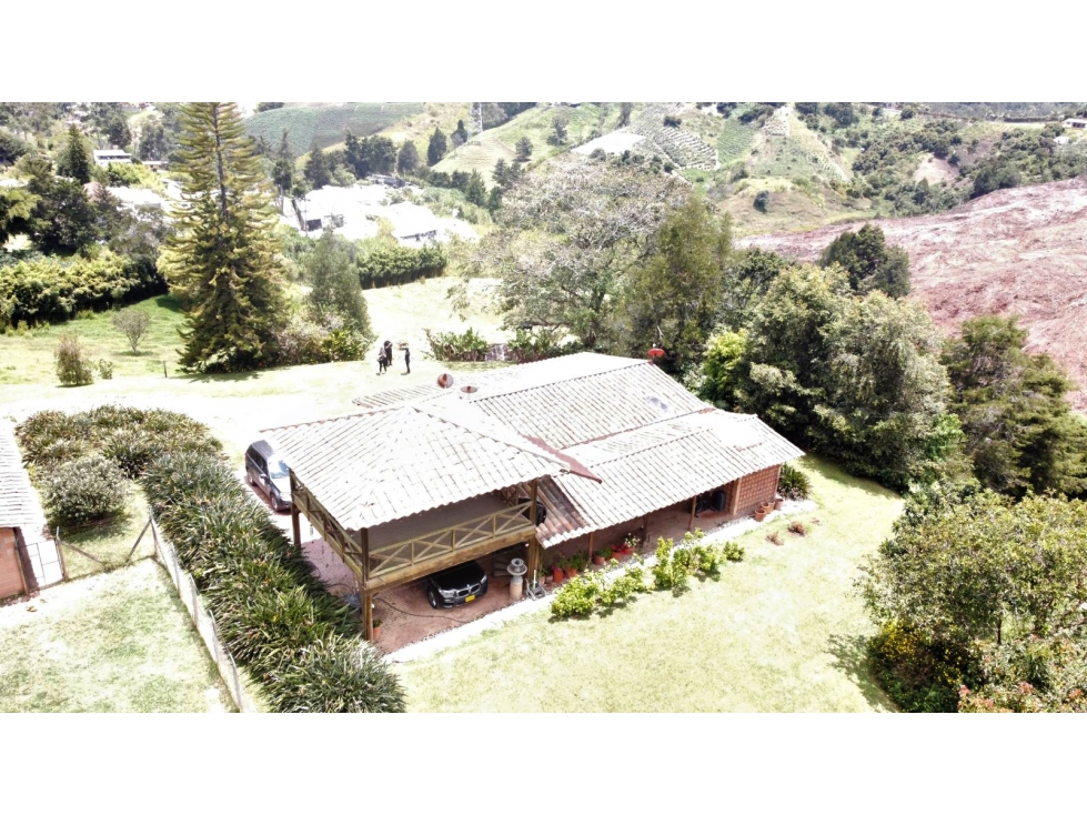 Venta casa campestre en Rionegro con lote agropecuario — foto 3