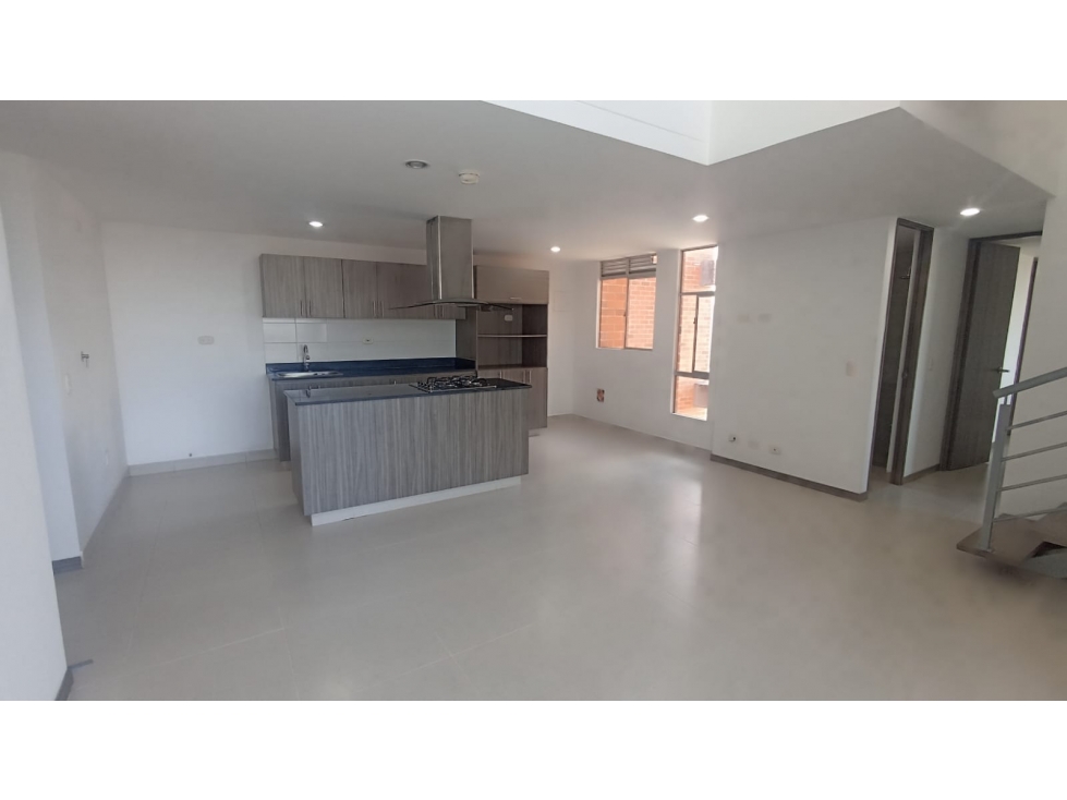 Venta apartamento dúplex moderno en Rionegro, 115 m², excelente ubicac — foto 2