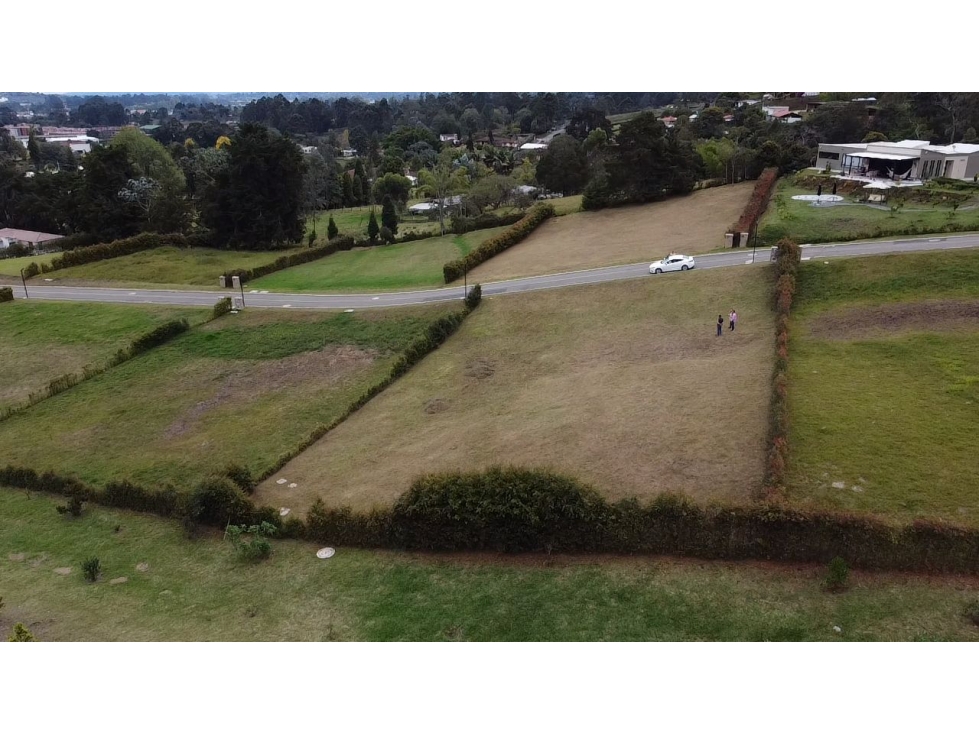 Venta lote de 1.415 m² en unidad cerrada en La Ceja — foto 2