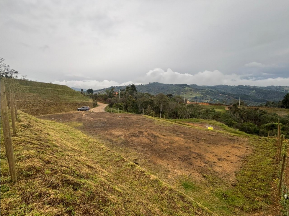 Venta lote campestre en Guarne unidad cerrada con explanación — foto 3