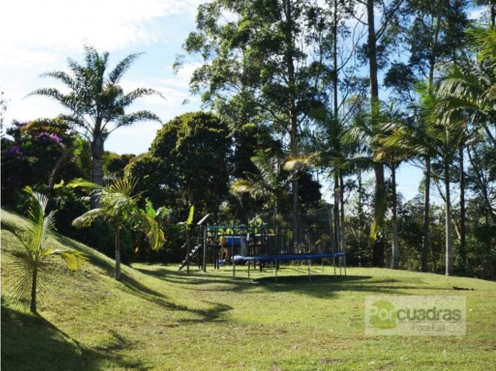 Venta de casa en Rionegro, Antioquia vista al lago y dos matrículas — foto 3