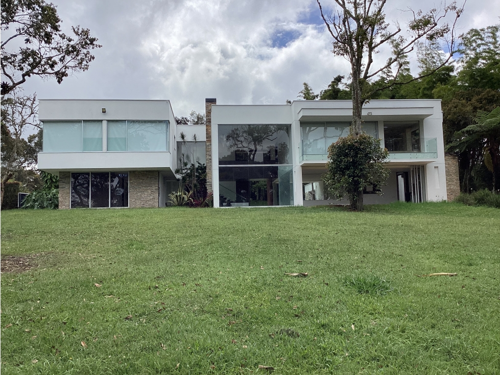 Casa con 670 m² 4 habitaciones en unidad cerrada en Llanogrande — foto 3